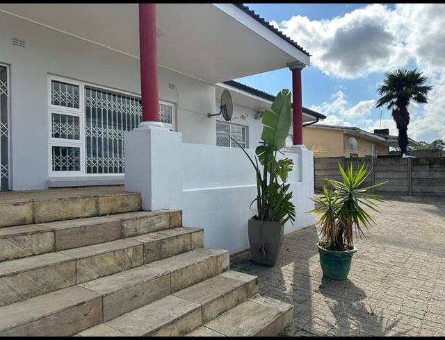 5 BEDROOM HOUSE FOR SALE IN NORWOOD